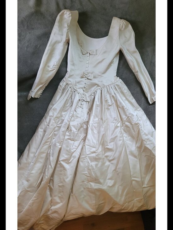 Vintage Dresses & Skirts - Pure Silk Wedding Dress 👰 👗💛 Size M